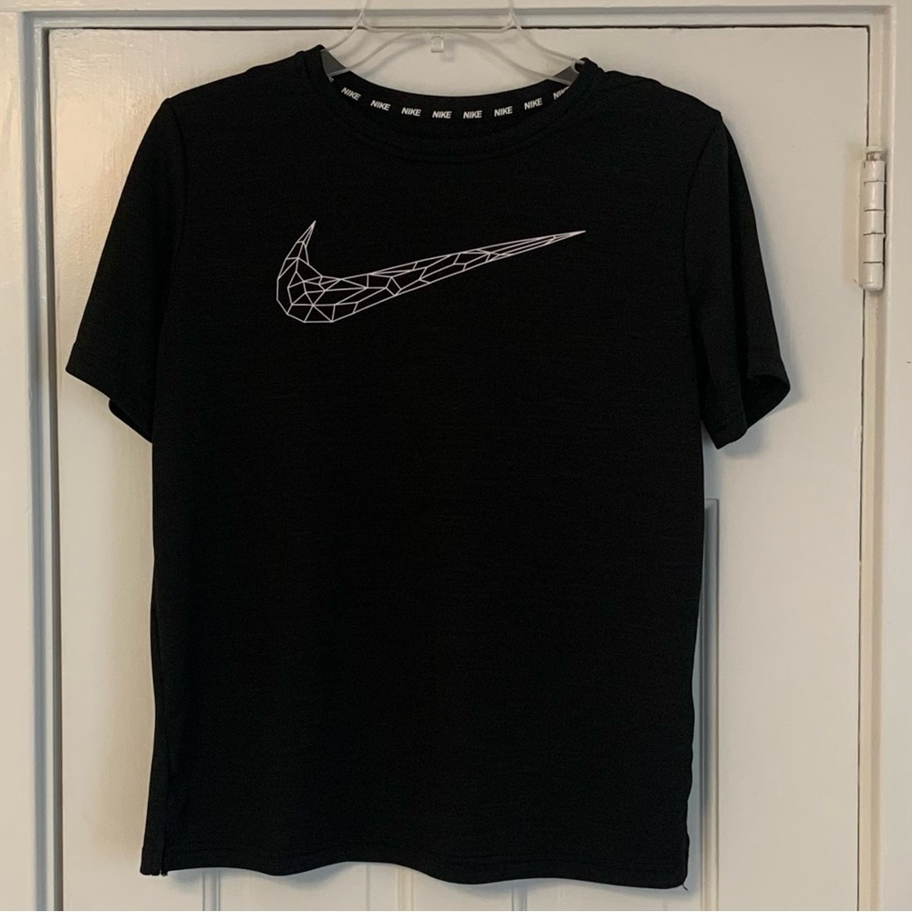Nike Dri-Fit Black Short Sleeve Top Boys Youth Sz XL